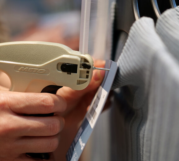 Meto Etikettierpistolen für alle Arten von Textilien im Einzelhandel und Lager