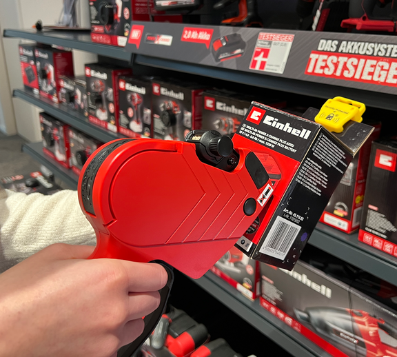 Application image: Meto Arrow price labeller - Handheld device for labelling price tags